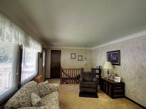 5th image of 1553 Birchwood Dr
