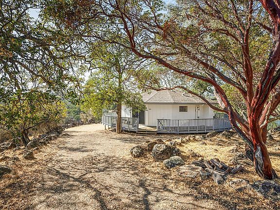 3rd image of 18358 Lakeridge Cir