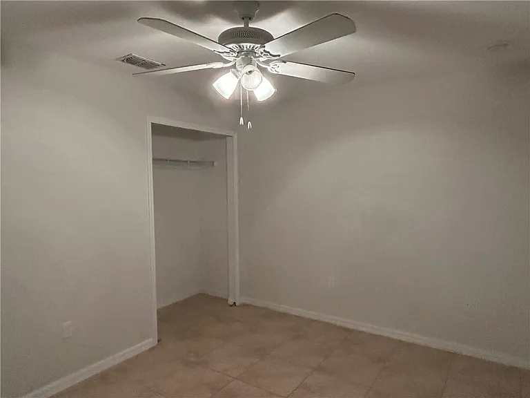 486 Biscayne Ln — Photo 13