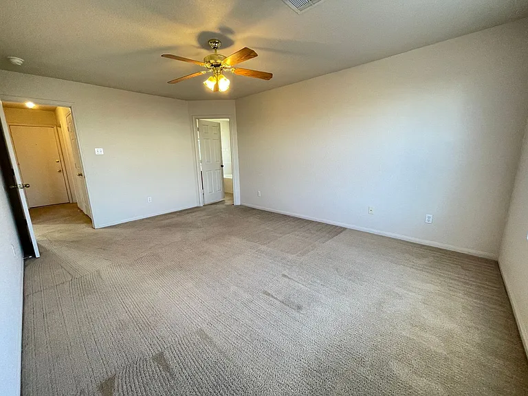 3407 Catalina Dr — Photo 17