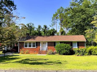 905 Rollins Ave, Hamlet, NC 28345