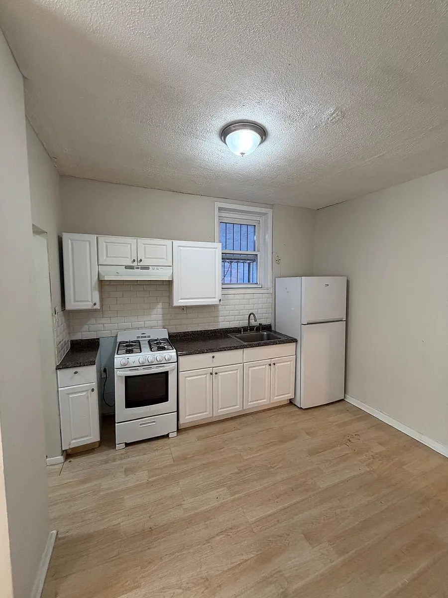 Building Photo - 506 Ferry St #1B