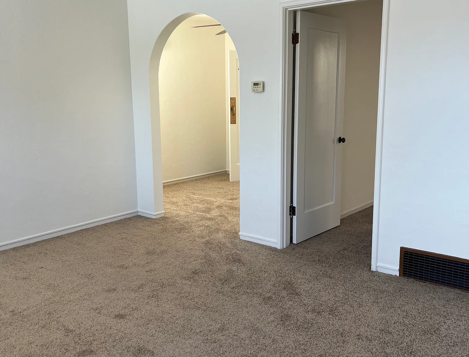2 bed, 950 sqft, $2,250 — Photo 3