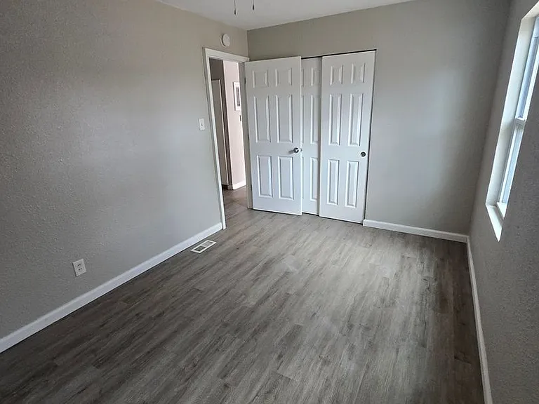 1140 Saint Rose Ln — Photo 14