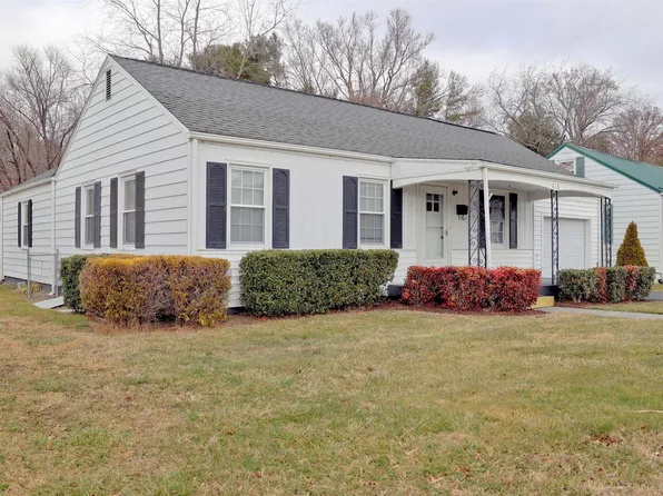 613 9th St, Radford, VA 24141