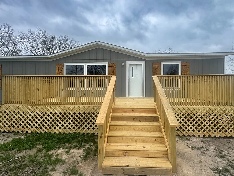 256 County Road 3101 — Photo 3