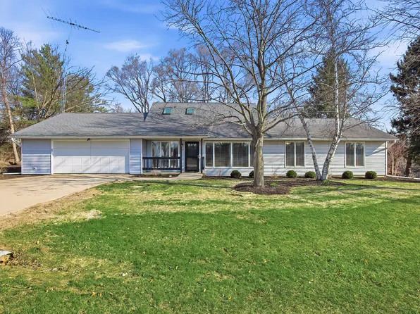 6582 Lakeside Rd, Lake Geneva, WI 53147