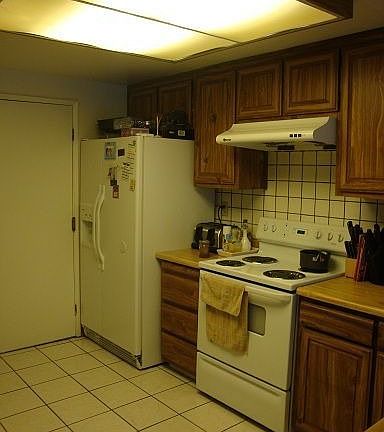 4th image of 730 Creekland Cir