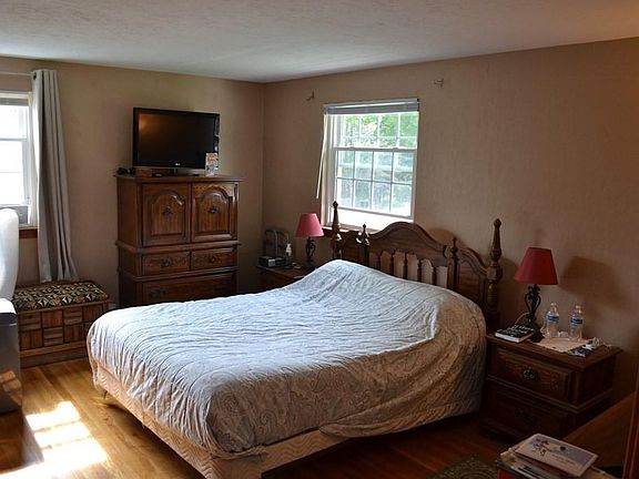 4th image of 87 Washington St #87