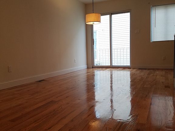 3rd image of 14339 Farmers Blvd
