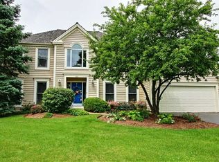 600 Spruce Tree Dr, Cary, IL 60013