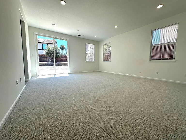2608 Saint Andrews Dr — Photo 26