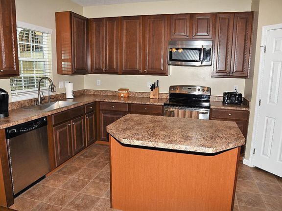 2nd image of 202 Compass Ct