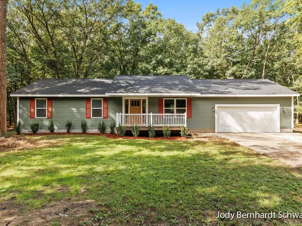 6481 Scott St, Twin Lake, MI 49457
