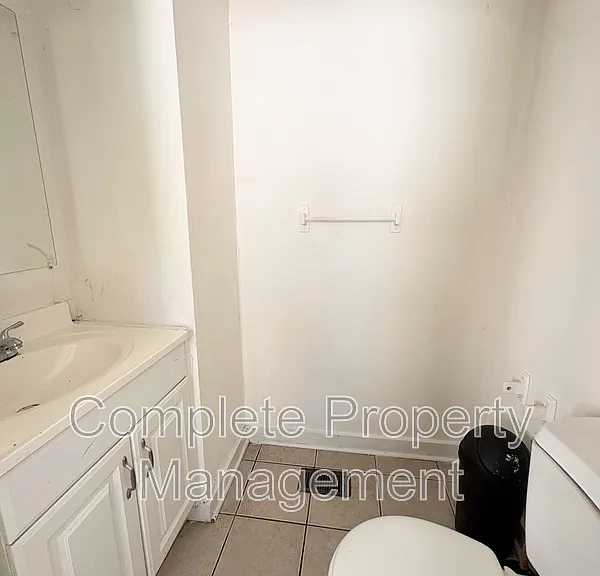 4232 Terrace S — Photo 4