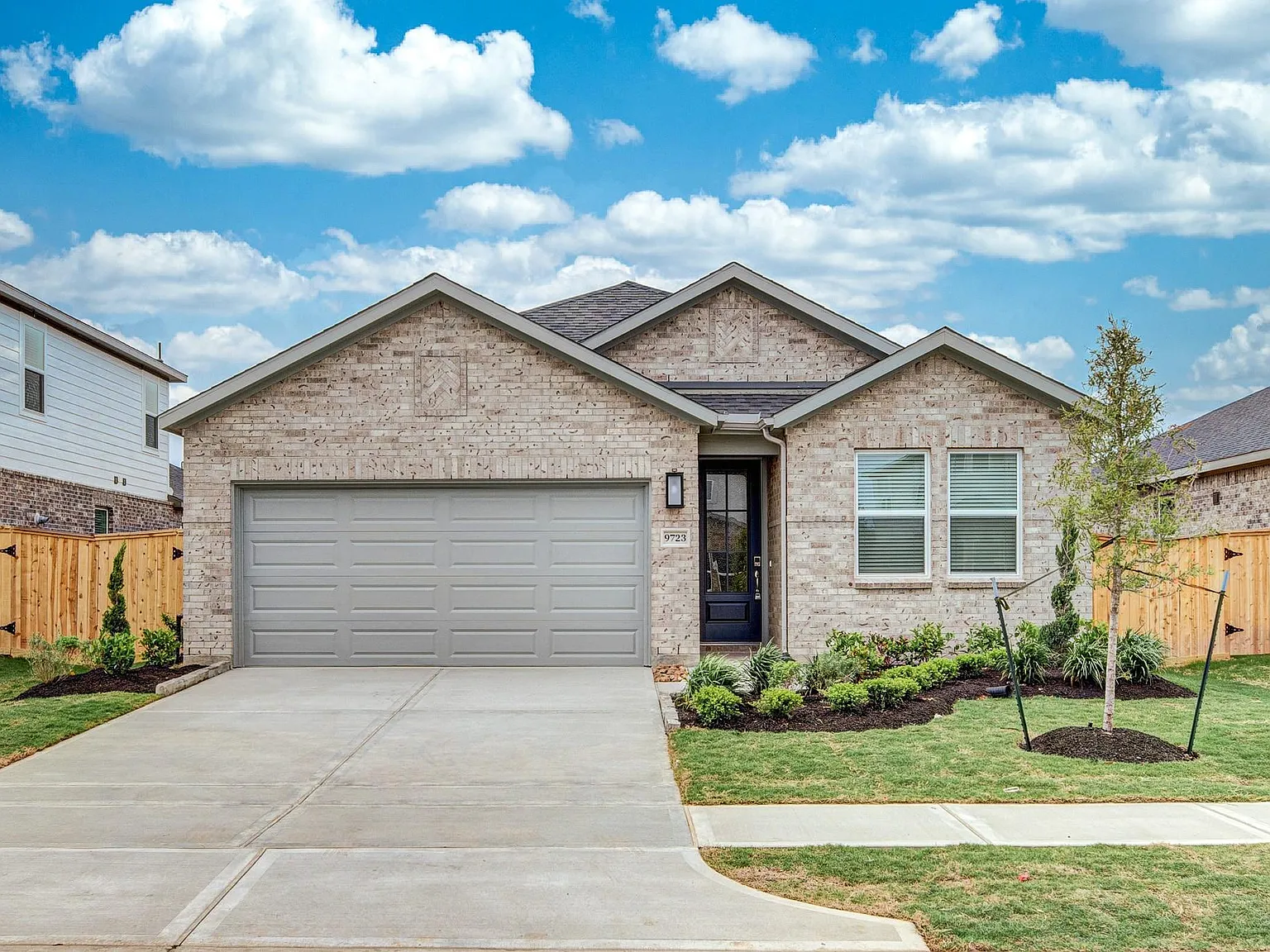4 bed, 2.0 bath, 1735 sqft, $2,490 — Photo 1