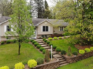 395 Eyre Ln, Davis, IL 61019