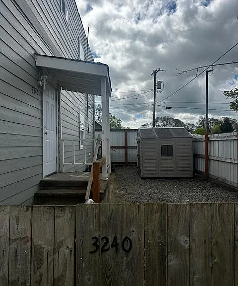 3240 Knox Butte Ave NE — Photo 10