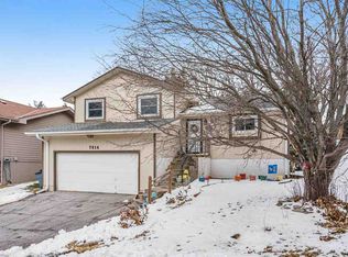 7814 Potter Plz, Omaha, NE 68122