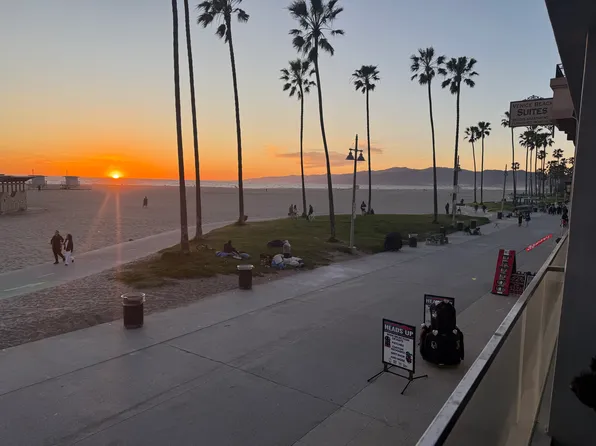 1309 S Ocean Front Walk #A, Venice, CA 90291