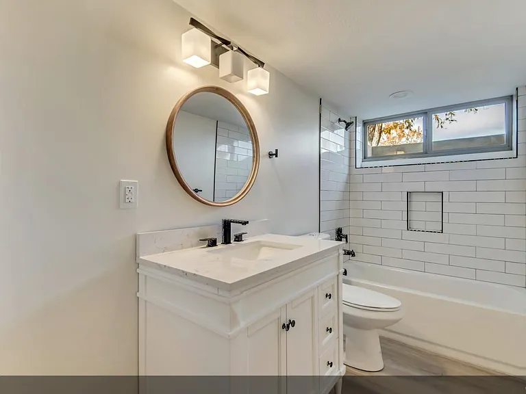 E Delia Dr — Photo 10