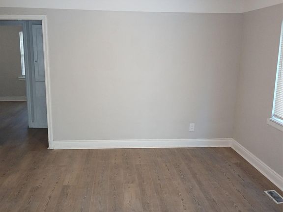 5th image of 17181 Ohio St