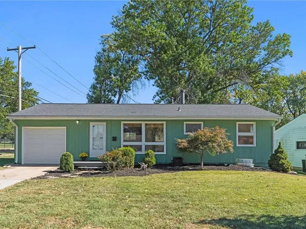 7101 Robinson Dr, Overland Park, KS 66204