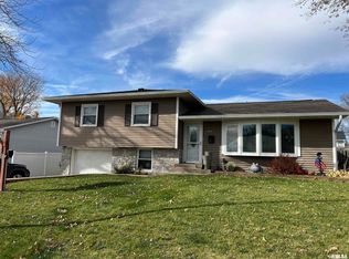 3424 21st St, Rock Island, IL