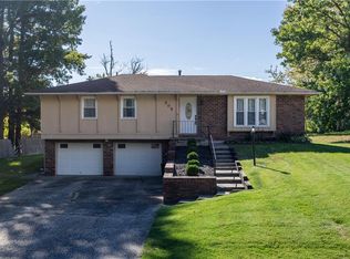 205 Kennedy Dr, Gower, MO 64454
