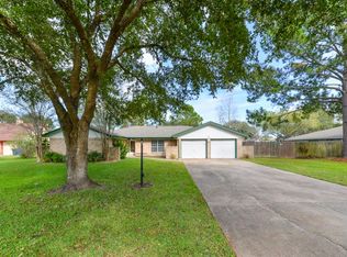 3717 Pabst Rd, Dickinson, TX 77539