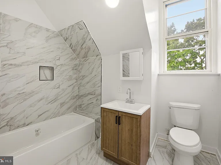 6012 Ridge Ave #7 — Photo 7
