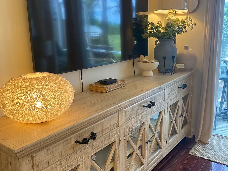 768 Hampton Cir — Photo 11
