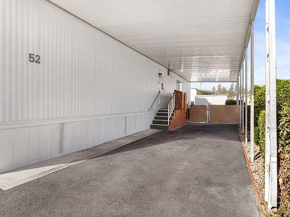 4th image of 4401 Hughes Ln #52