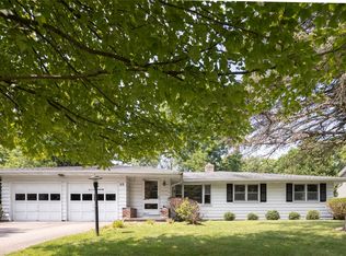 112 Deerfield Dr, Canandaigua, NY 14424