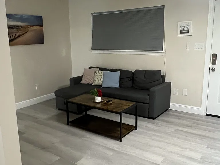 139 McDonnell Ave #8 — Photo 4