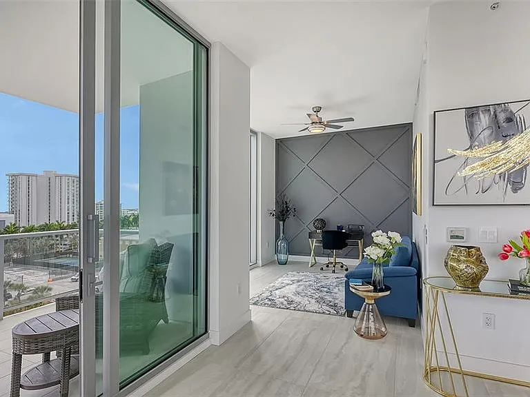 301 Quay Cmn #606 — Photo 18