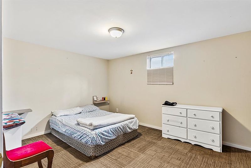 Calgary House for rent - 4 Bedrooms — photo 14