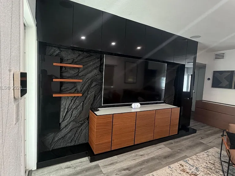 650 Pennsylvania Ave #24 — Photo 3