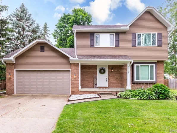 5332 Olde Shawboro Rd, Grand Blanc, MI 48439