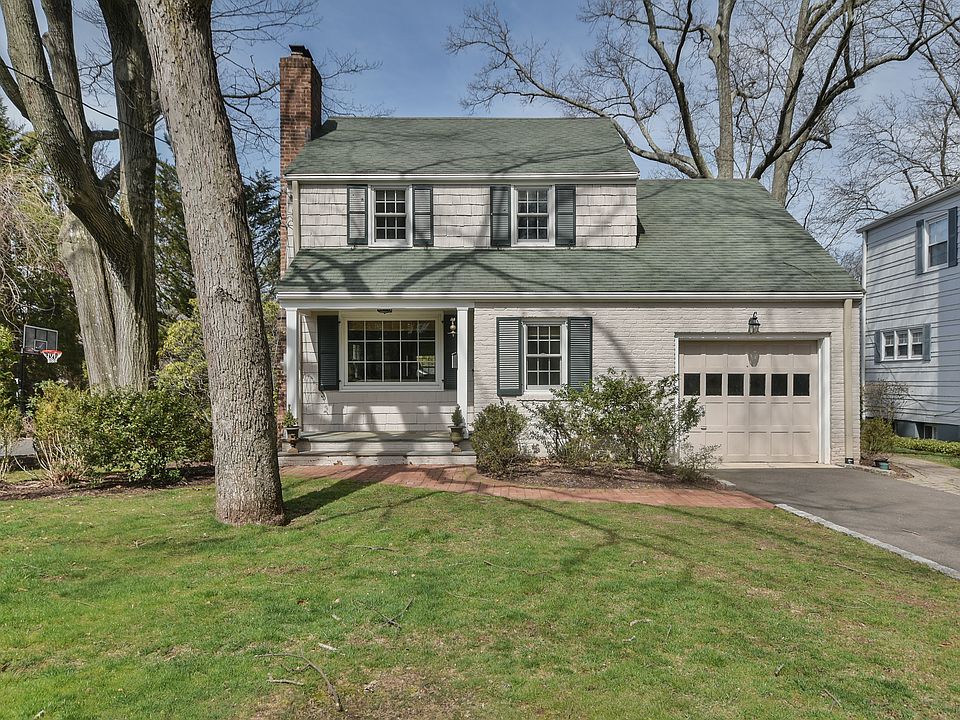 1st image of 297 Forest Dr S