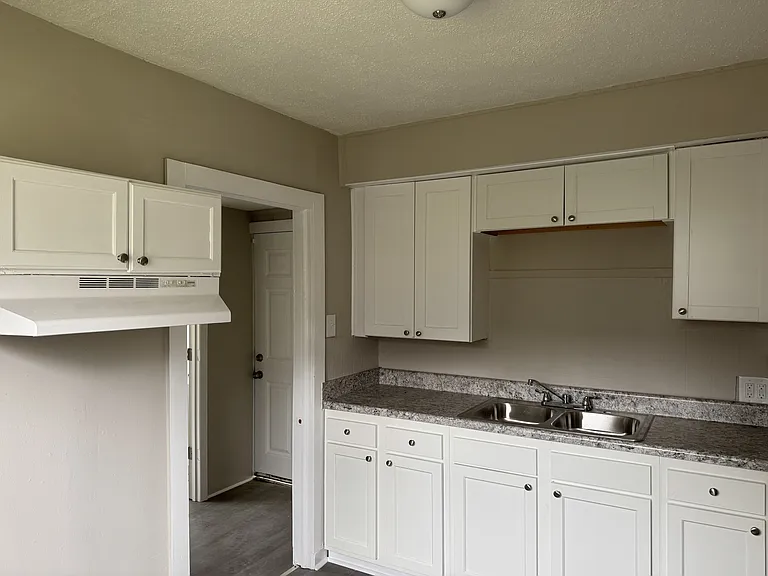 312 25th St SW — Photo 13