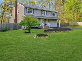 29 Kastal Dr, Ridge, NY 11961