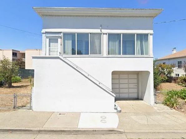 16 Center St