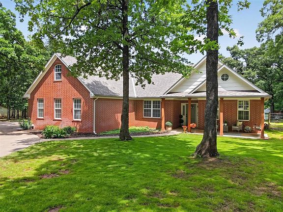 3rd image of 413 Sherwood Ln