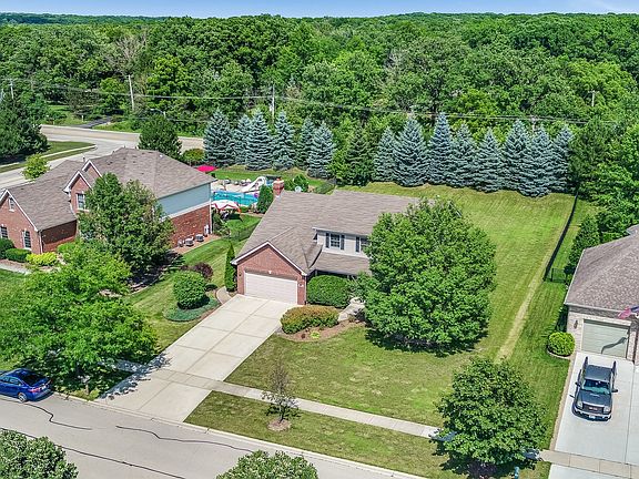 3rd image of 20951 Mayfair Dr
