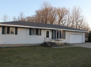 345 W Russell St, Marinette, WI 54143