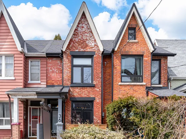 36 Golden Ave, Toronto, ON M6R 2J4