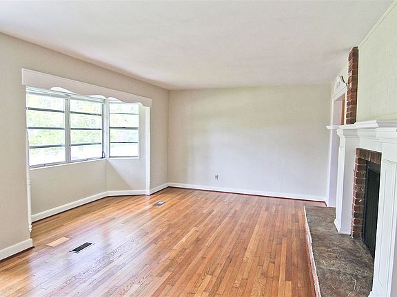 4th image of 211 Alcazar St