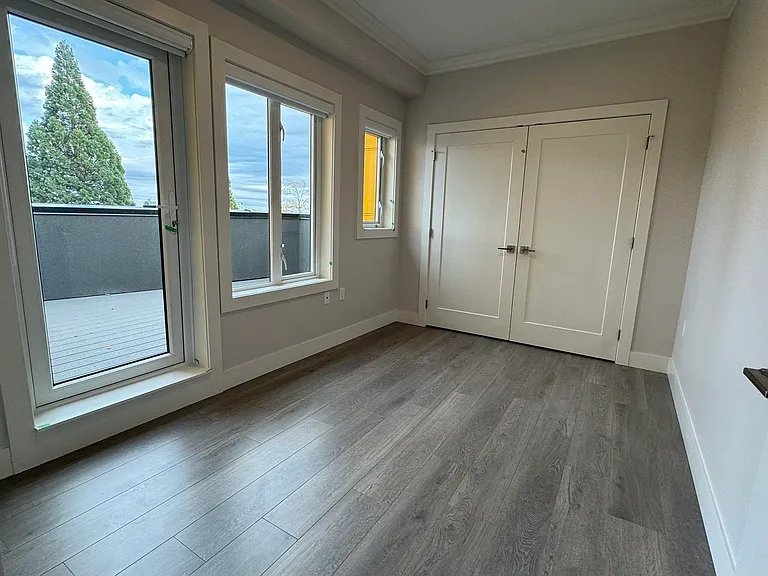 7555 Oak St — Photo 16