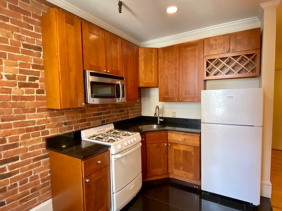 2nd image of 409 Marlborough St APT 63